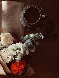 Preview wallpaper cup, flowers, book, still life