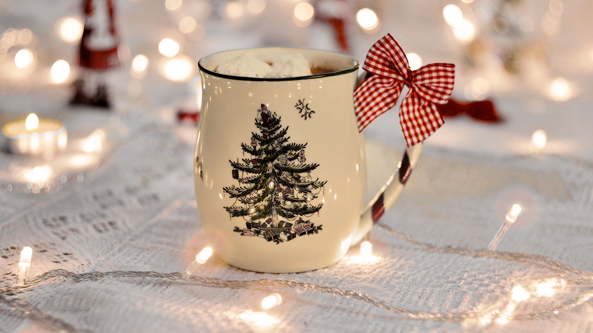 1920x1080 Wallpaper cup, garland, new year, bow