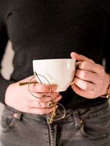 Preview wallpaper cup, glasses, hands, drink