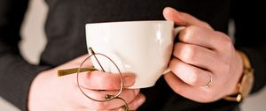 Preview wallpaper cup, glasses, hands, drink