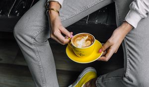 Preview wallpaper cup, hands, drink, style