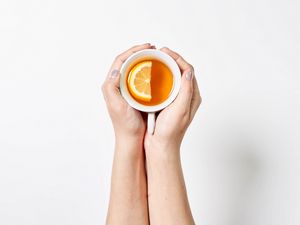 Preview wallpaper cup, hands, tea, lemon, drink