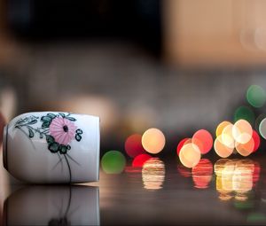 Preview wallpaper cup, highlights, circles, colorful, light, reflection