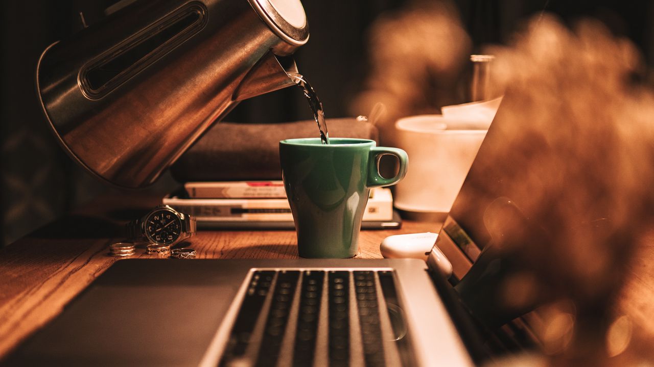 Wallpaper cup, kettle, water, laptop