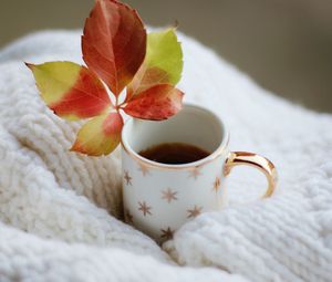 Preview wallpaper cup, leaf, tea, drink