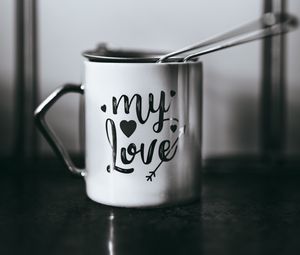 Preview wallpaper cup, love, inscription, bw