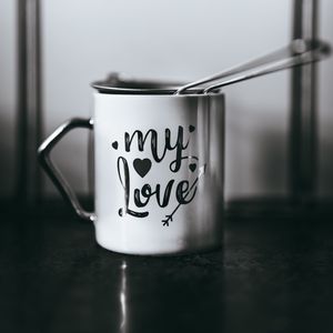 Preview wallpaper cup, love, inscription, bw