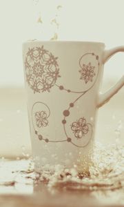 Preview wallpaper cup, splash, mood, drink, glare, blurred
