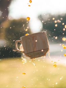 Preview wallpaper cup, spray, liquid, drops