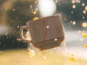 Preview wallpaper cup, spray, liquid, drops