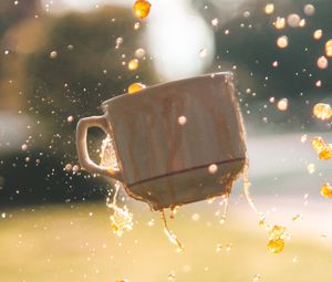 Preview wallpaper cup, spray, liquid, drops