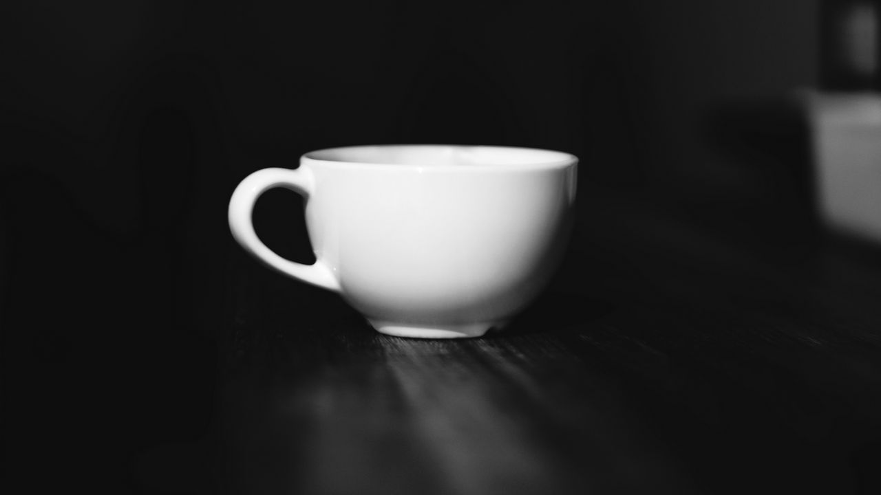 Wallpaper cup, table, black and white