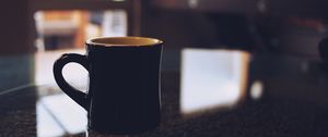 Preview wallpaper cup, table, light