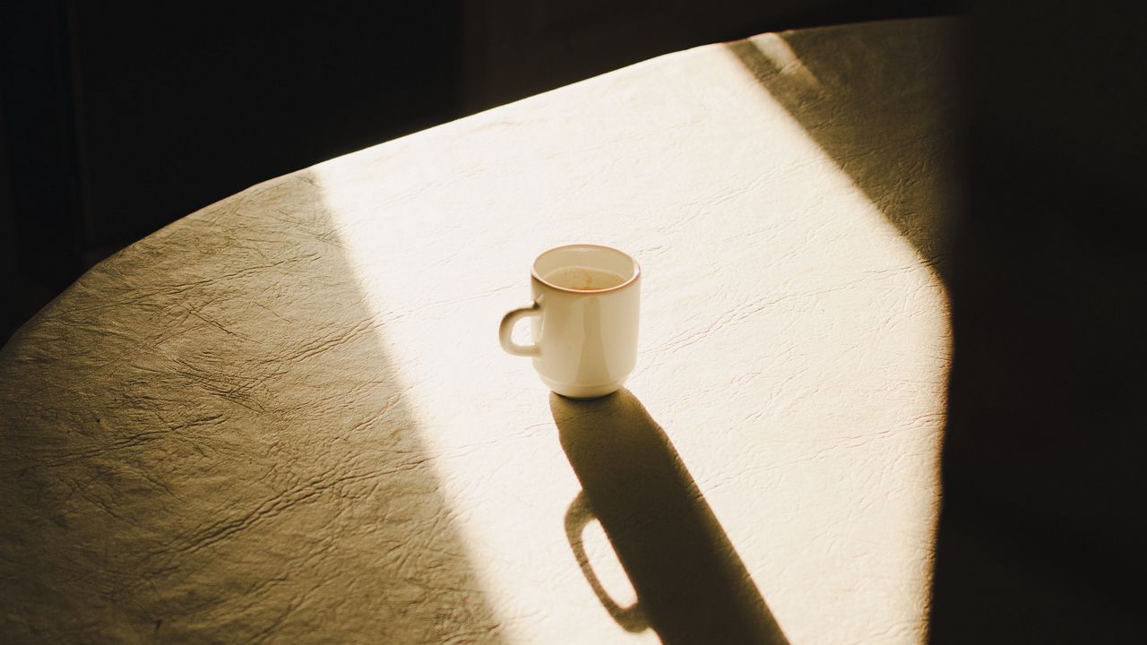 Wallpaper cup, table, light, shadow, aesthetics