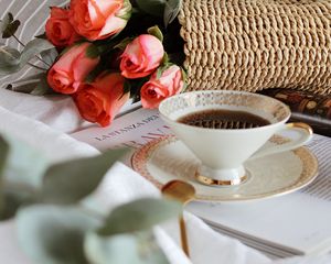 Preview wallpaper cup, tea, flowers, roses