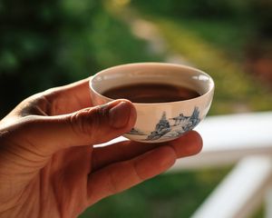 Preview wallpaper cup, tea, hand, drink