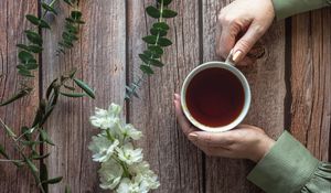 Preview wallpaper cup, tea, hands, flowers, honey