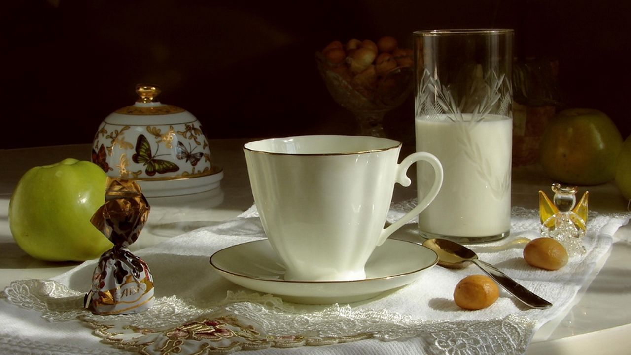 Wallpaper cup, teapot, candy, tea drinking