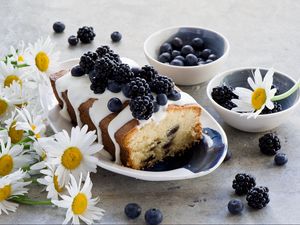 Preview wallpaper cupcake, dessert, berries, blackberries, blueberries