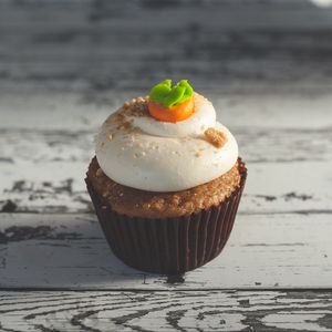 Preview wallpaper cupcake, dessert, food, topping