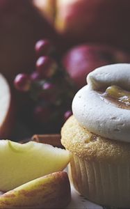 Preview wallpaper cupcake, pastries, apples, fruit, food