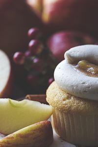 Preview wallpaper cupcake, pastries, apples, fruit, food