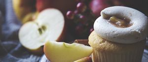 Preview wallpaper cupcake, pastries, apples, fruit, food