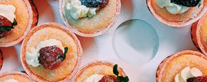 Preview wallpaper cupcakes, cake, dessert, strawberries