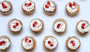 Preview wallpaper cupcakes, dessert, berries, topping