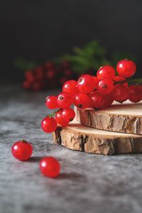 Preview wallpaper currant, berries, fruit, surface, wooden