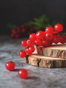 Preview wallpaper currant, berries, fruit, surface, wooden