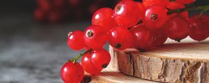 Preview wallpaper currant, berries, fruit, surface, wooden