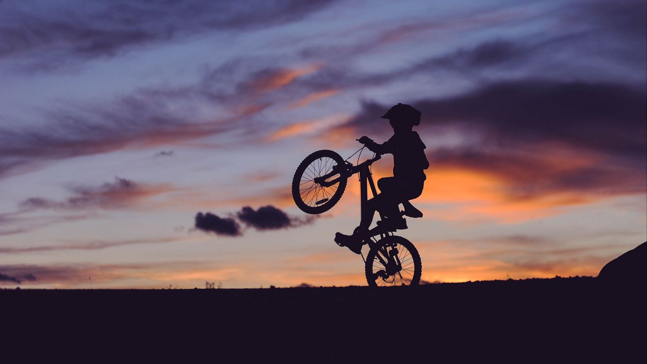 Wallpaper cyclist, silhouette, sunset