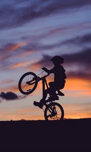 Preview wallpaper cyclist, silhouette, sunset
