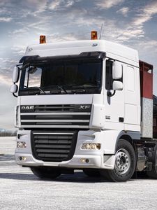 Preview wallpaper daf, xf105, truck, car, side view, trailer, excavator