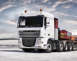 Preview wallpaper daf, xf105, truck, car, side view, trailer, excavator