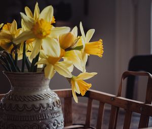 Preview wallpaper daffodils, flowers, vase, bouquet