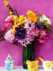 Preview wallpaper daffodils, hyacinths, freesia, pansy, ranunkulyus, flowers, figurines