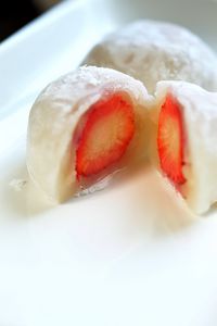 Preview wallpaper daifuku, strawberry, dessert, white