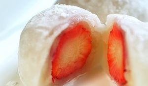 Preview wallpaper daifuku, strawberry, dessert, white