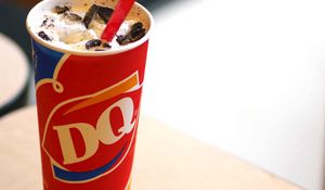 Preview wallpaper dairy queen, drink, milk, cup