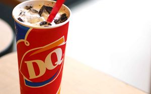 Preview wallpaper dairy queen, drink, milk, cup