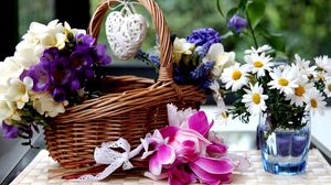 Preview wallpaper daisies, flower, glass, flowers, bouquets, basket, heart