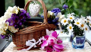 Preview wallpaper daisies, flower, glass, flowers, bouquets, basket, heart