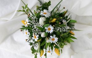 Preview wallpaper daisies, tulips, gypsophila, bouquet, design, tender