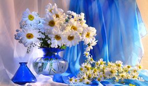 Preview wallpaper daisy, vase, flowers, bouquet, decoration
