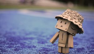 Preview wallpaper danbo, cardboard robot, hat, walk