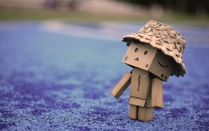 Preview wallpaper danbo, cardboard robot, hat, walk