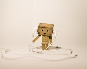 Preview wallpaper danbo, cardboard robot, headphones