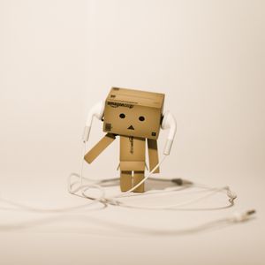 Preview wallpaper danbo, cardboard robot, headphones